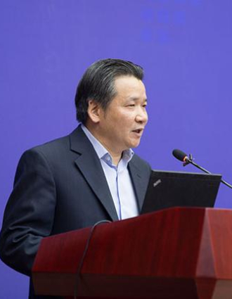 a何德旭 .jpg